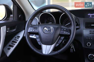 Седан Mazda 3 2012 в 