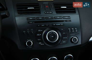 Седан Mazda 3 2012 в 
