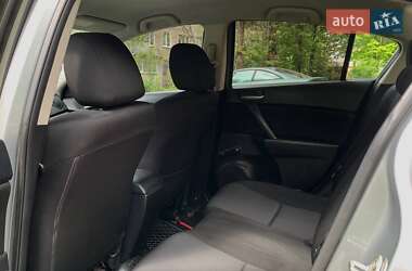 Седан Mazda 3 2012 в 