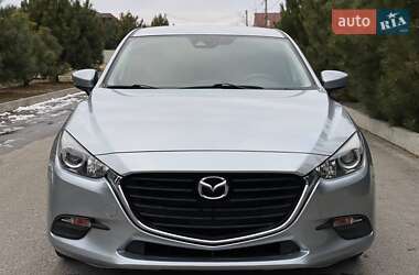 Седан Mazda 3 2017 в 