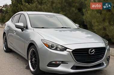 Седан Mazda 3 2017 в 