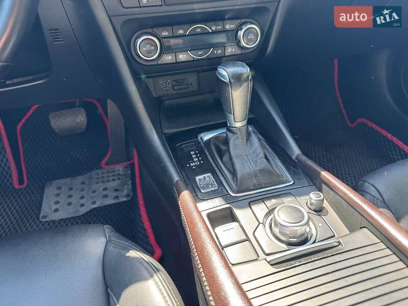 Седан Mazda 3 2017 в Дніпрі