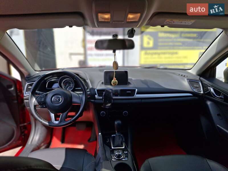 Седан Mazda 3 2016 в Киеве