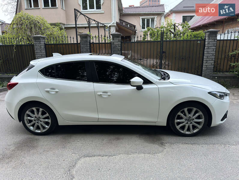 Хэтчбек Mazda 3 2015 в Киеве