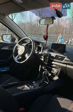 Хэтчбек Mazda 3 2017 в 