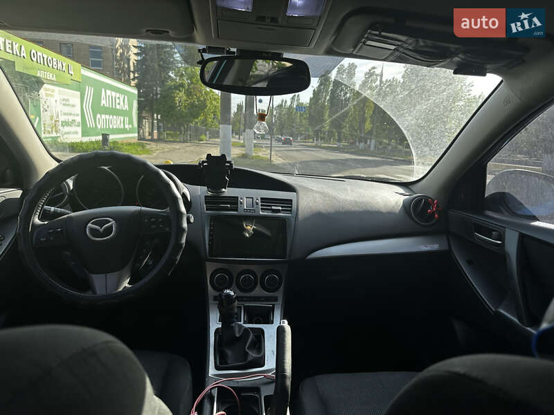 Седан Mazda 3 2010 в Харькове