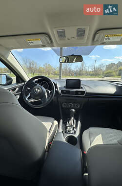 Седан Mazda 3 2015 в 