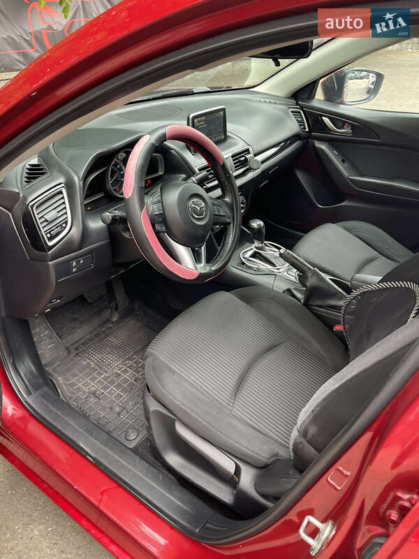 Седан Mazda 3 2015 в Львове