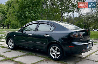 Седан Mazda 3 2004 в 