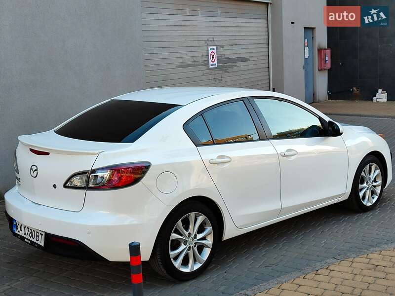 Седан Mazda 3 2011 в Киеве