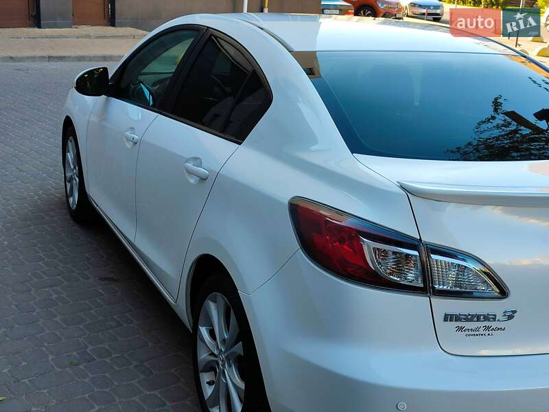 Седан Mazda 3 2011 в Киеве