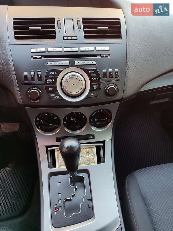 Седан Mazda 3 2011 в Киеве