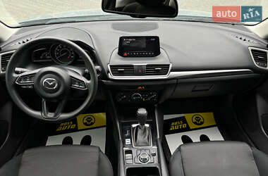 Седан Mazda 3 2016 в 