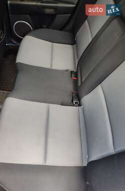 Седан Mazda 3 2006 в 