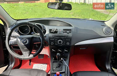Седан Mazda 3 2013 в 