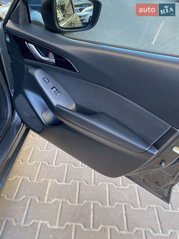 Седан Mazda 3 2013 в Киеве