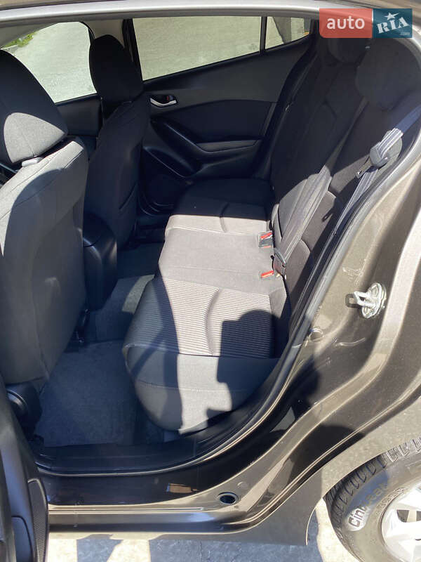 Седан Mazda 3 2013 в Киеве