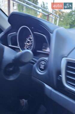 Седан Mazda 3 2015 в 