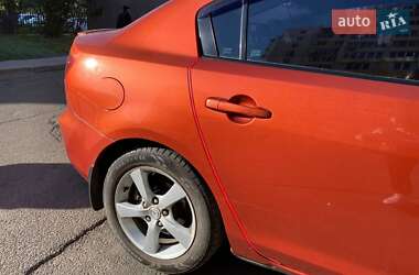 Седан Mazda 3 2004 в 