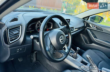 Седан Mazda 3 2013 в 