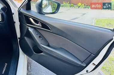 Седан Mazda 3 2013 в 