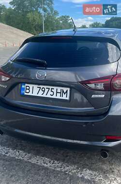 Хэтчбек Mazda 3 2018 в Киеве