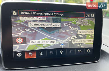 Хэтчбек Mazda 3 2015 в 