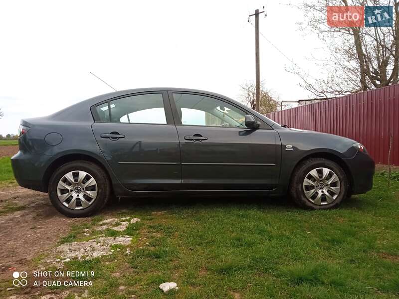 Седан Mazda 3 2006 в Чупахівці