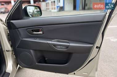 Хэтчбек Mazda 3 2005 в 