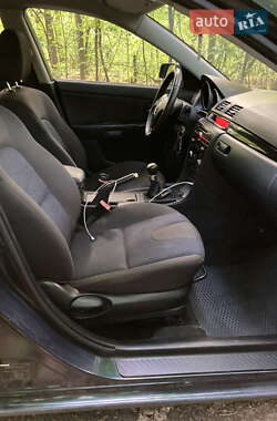 Хетчбек Mazda 3 2003 в 
