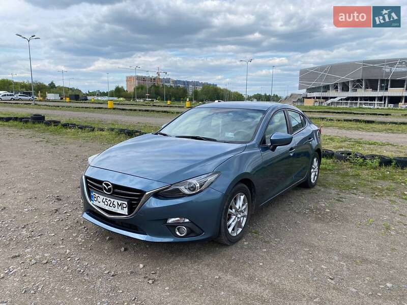 Седан Mazda 3 2014 в Львові