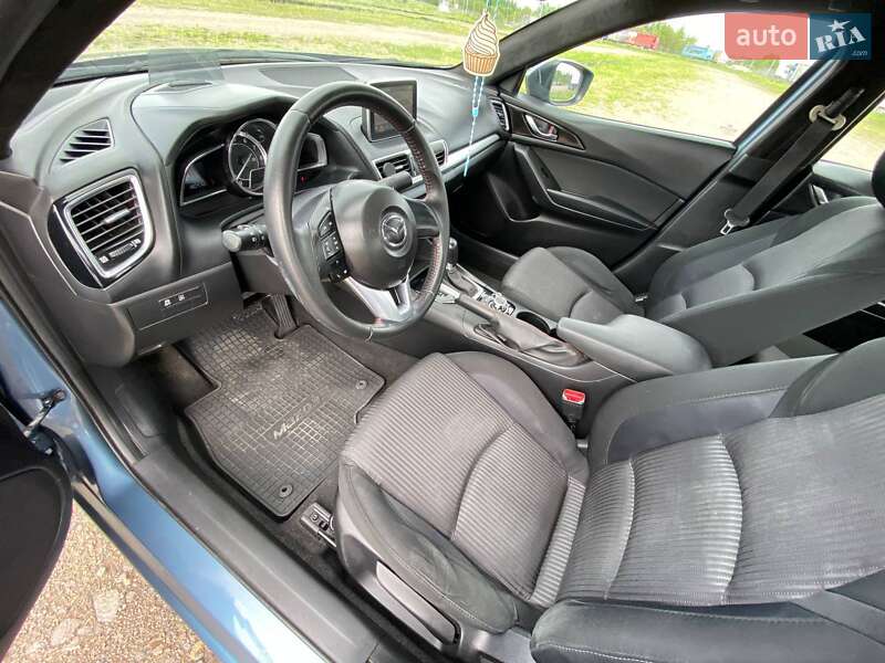Седан Mazda 3 2014 в Львові