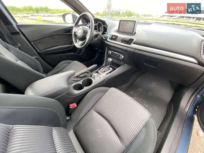 Седан Mazda 3 2014 в Львові
