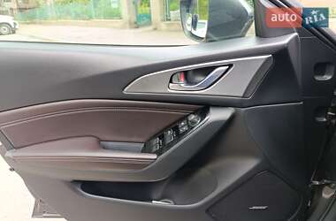 Седан Mazda 3 2018 в 