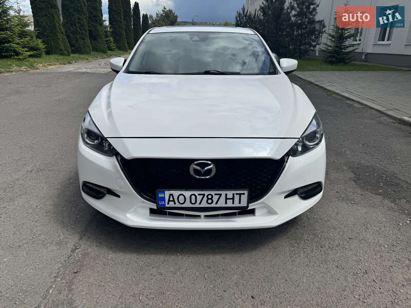 Седан Mazda 3 2018 в 