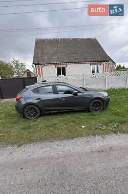 Хетчбек Mazda 3 2015 в 