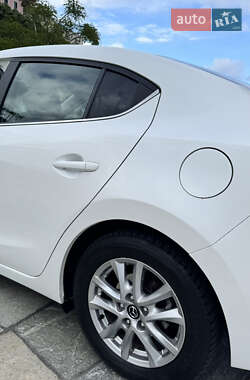 Седан Mazda 3 2014 в 