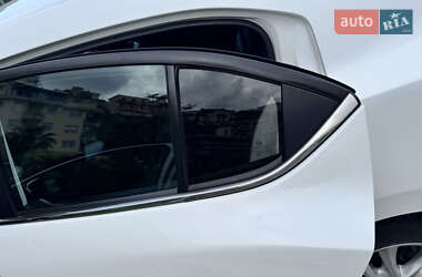 Седан Mazda 3 2014 в 