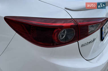 Седан Mazda 3 2014 в 