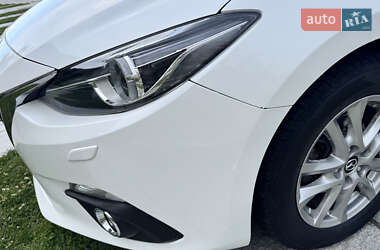 Седан Mazda 3 2014 в 