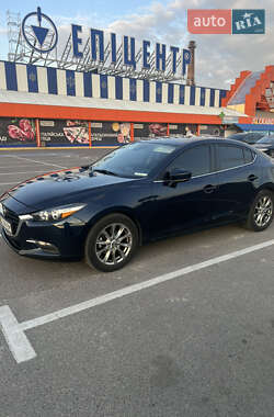 Седан Mazda 3 2018 в 
