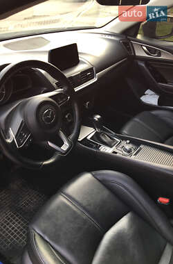Седан Mazda 3 2018 в 