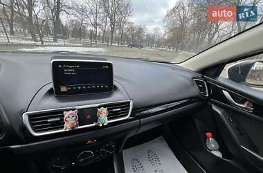 Седан Mazda 3 2015 в 
