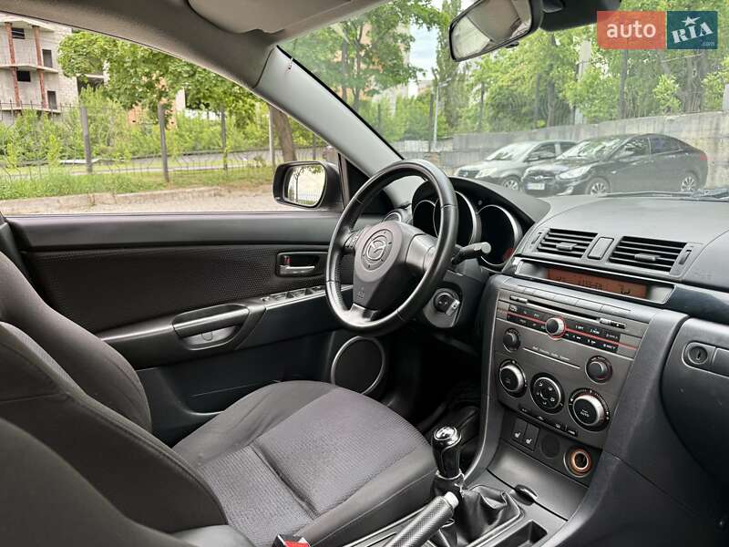 Седан Mazda 3 2006 в Харькове