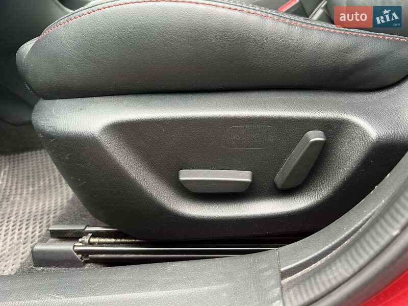 Хэтчбек Mazda 3 2015 в Львове