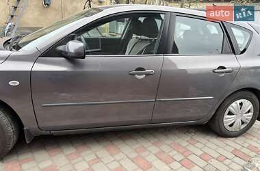 Хэтчбек Mazda 3 2006 в Гнивани