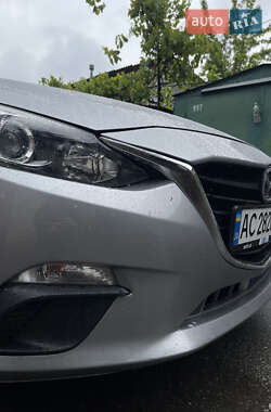 Седан Mazda 3 2014 в 
