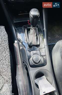 Хэтчбек Mazda 3 2015 в 