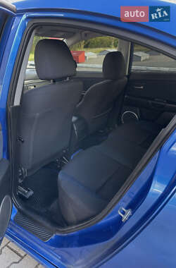 Седан Mazda 3 2004 в 