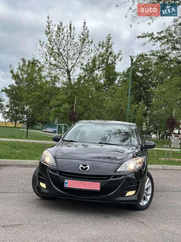 Хэтчбек Mazda 3 2011 в 